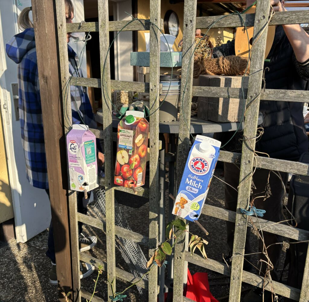 Recycelte Futterhäuschen